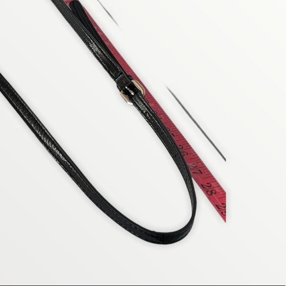 Guess Crossbody! - Picture 10 of 11